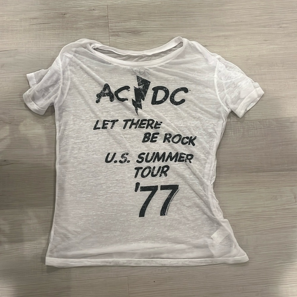 Women’s chaser t-shirt